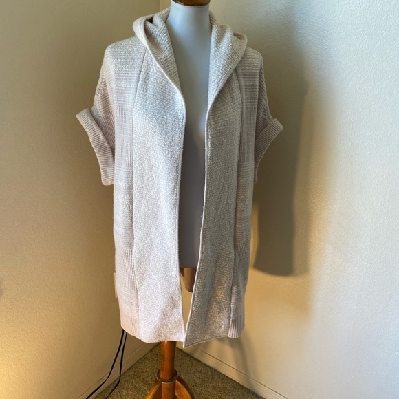 Intermix Knit Cardigan Women’s Size M Pale Pink Open Hooded Short Sleeve Kimono - Picture 1 of 8
